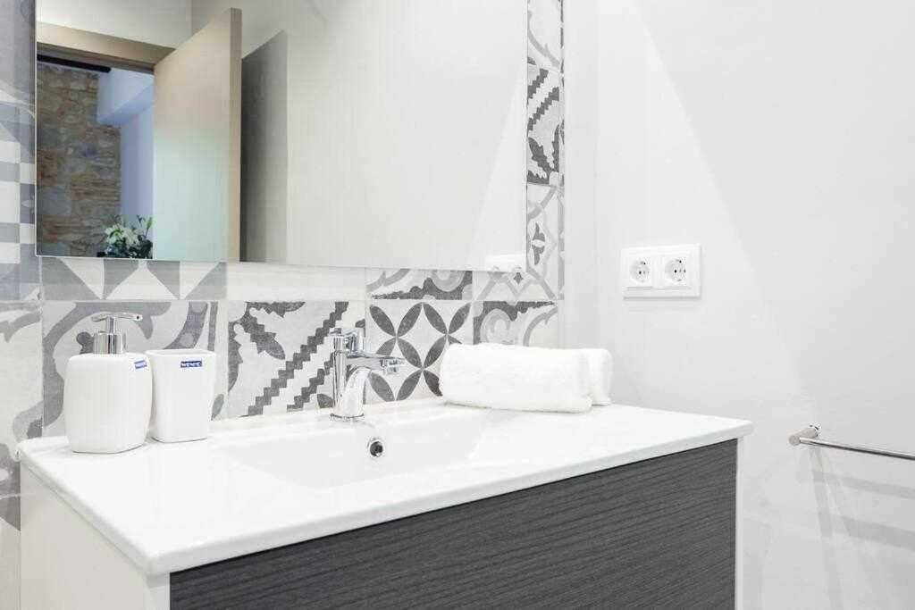 Sleep & Stay Home With Balcony Bonaventura 3 Girona Luaran gambar